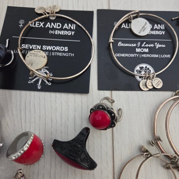 Jewelry Mixed Lot Ring Earring Necklace Bracelet Watch Silver Black Pearl 30 PC - Picture 3 of 6